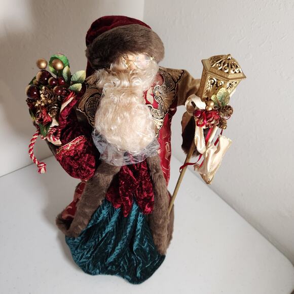 1998 Regal Claus House of Lloyd Christmas Around The World 17”Doll